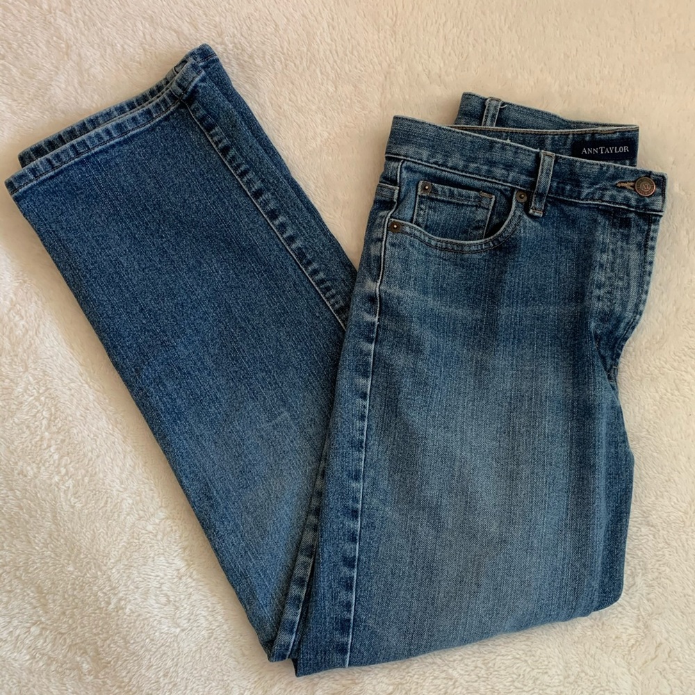 ANN TAYLOR Flared 90s Mom Jean